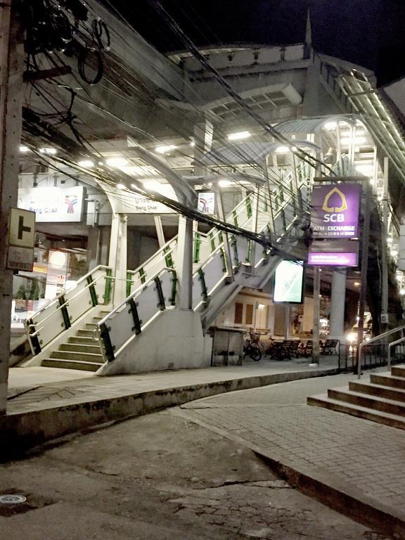 Need Sleep Hostel Bangkok Buitenkant foto