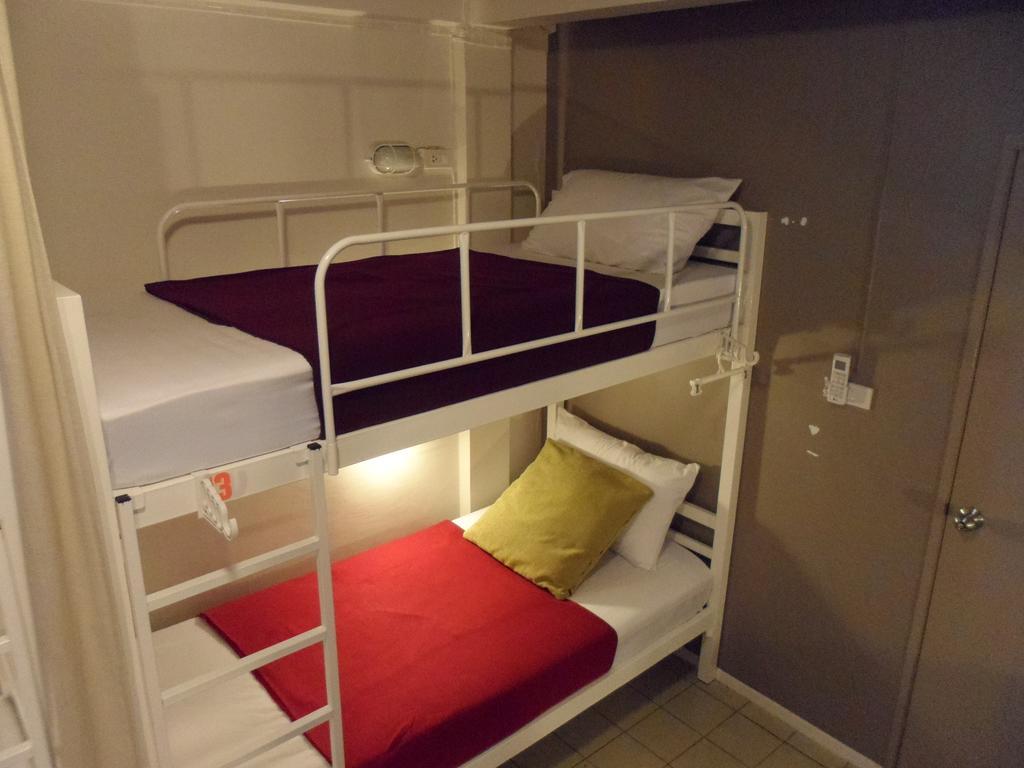 Need Sleep Hostel Bangkok Buitenkant foto