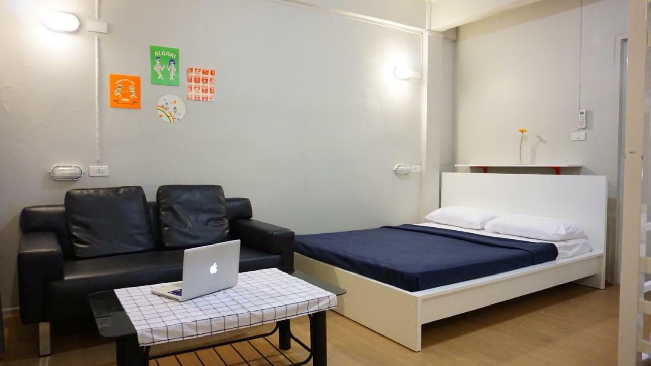Need Sleep Hostel Bangkok Buitenkant foto