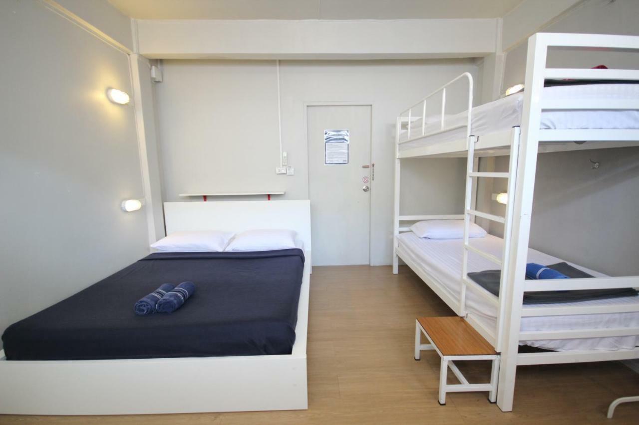 Need Sleep Hostel Bangkok Buitenkant foto