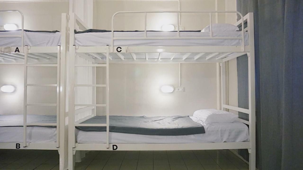Need Sleep Hostel Bangkok Buitenkant foto